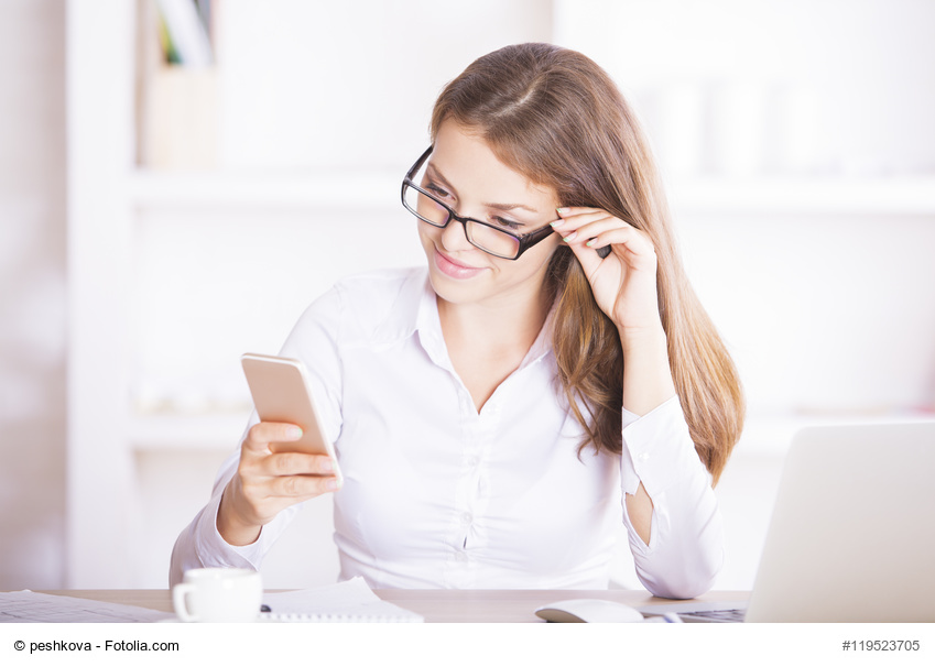 Smartphone am Arbeitsplatz - Studie besagt: Nutzung des Smartphones verringert die Arbeitsleistung