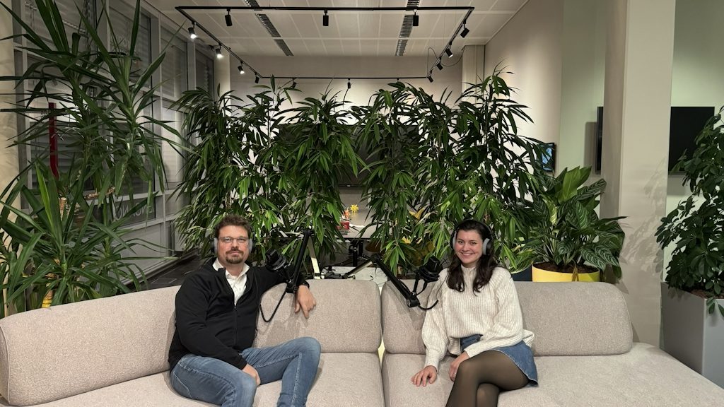 Nina und Paul im Gespräch