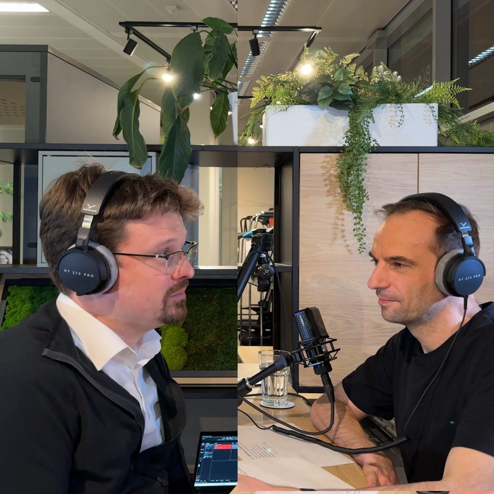 Paul und Henry im Gespräch